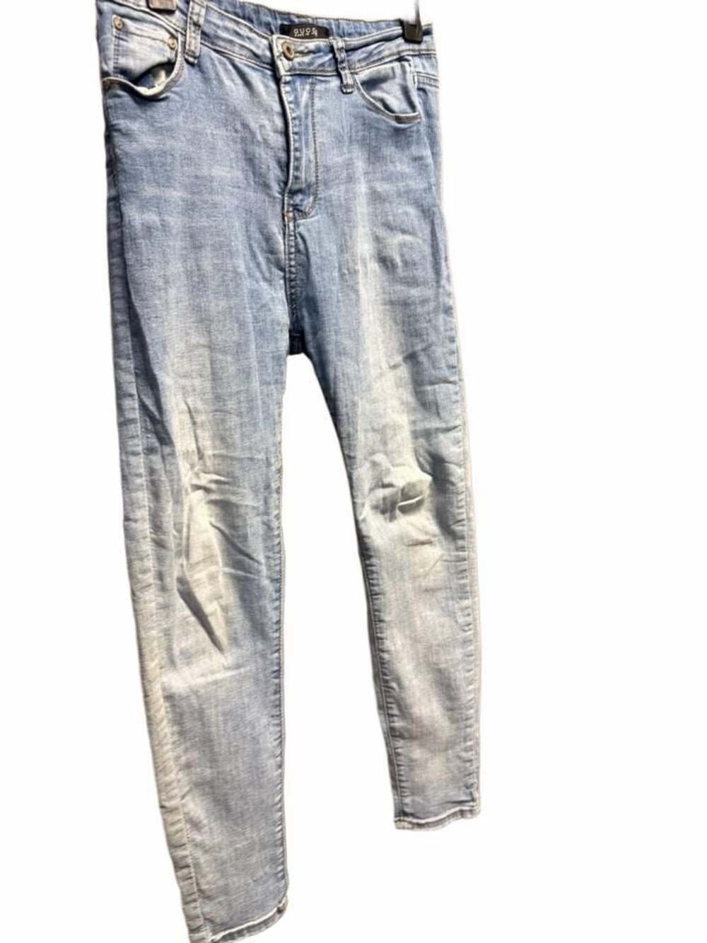 147 Gucci Women's Light Wash Distressed Denim Jeans
Preloved. Unfortunately they